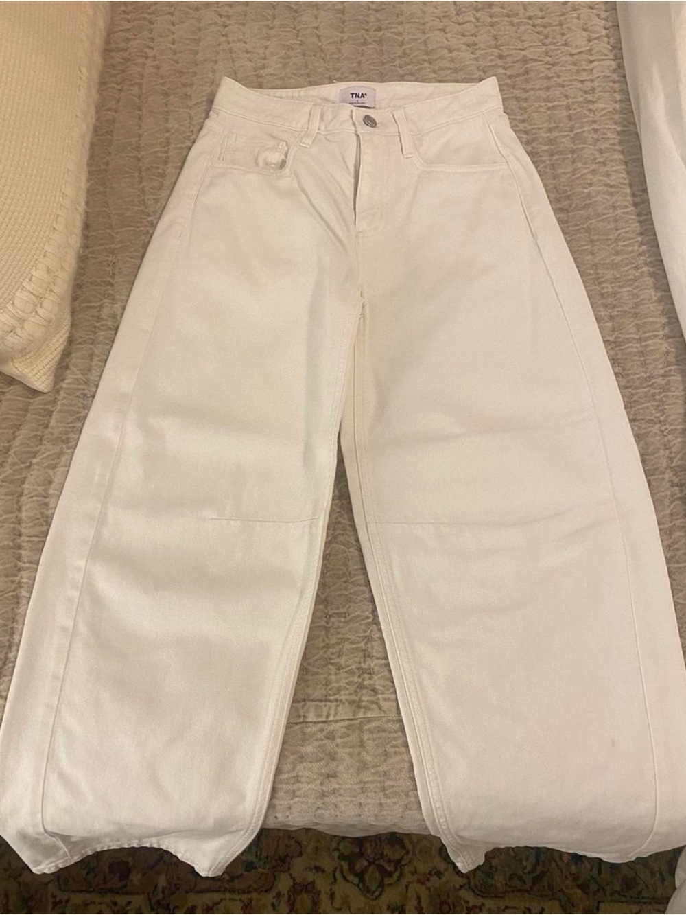 TNA Aritzia Barrel Low-Rise Jeans in White